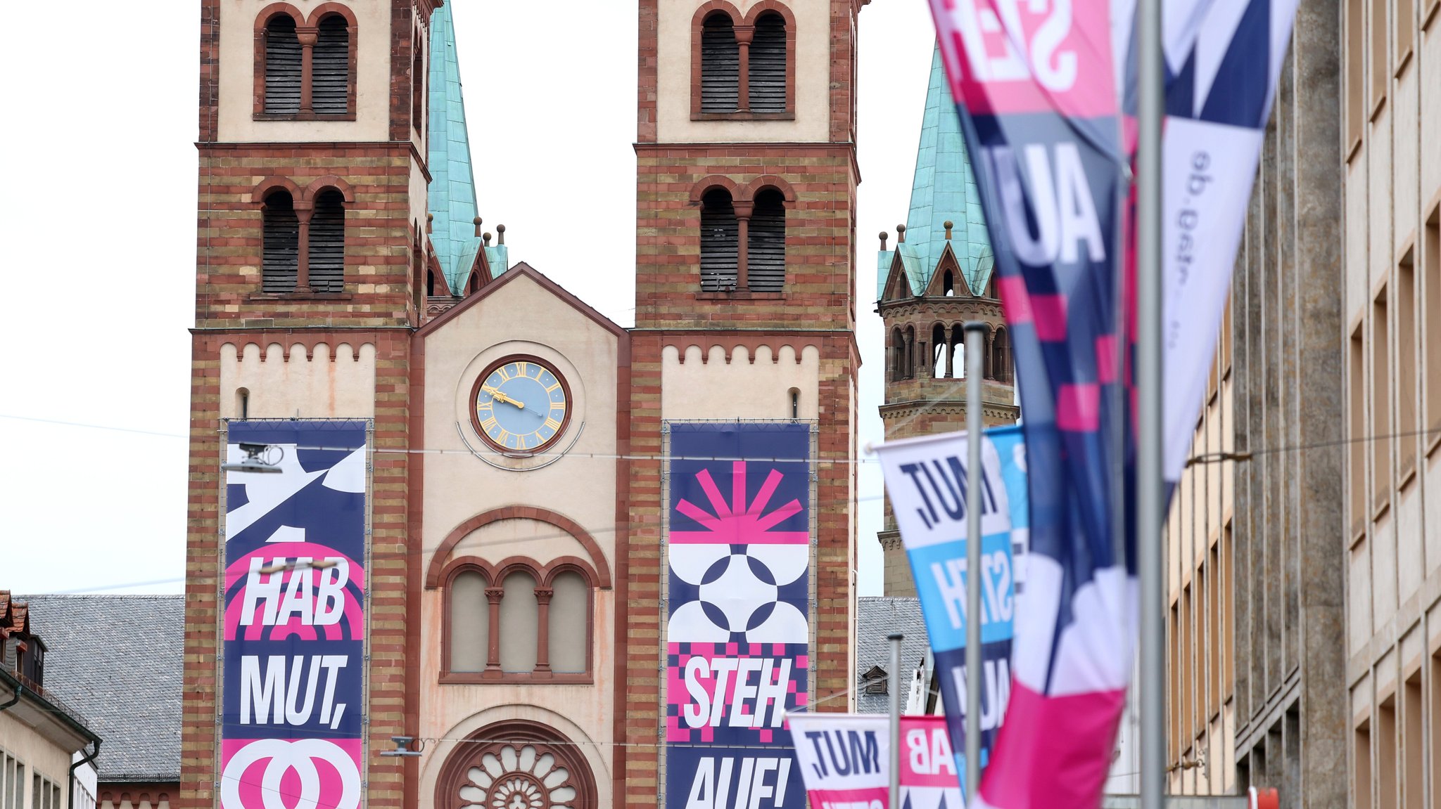 (Symbolbild) In Würzburg startet der 104. Deutsche Katholikentag | Bild: picture alliance/dpa | Karl-Josef Hildenbrand (Symbolbild) In Würzburg startet der 104. Deutsche Katholikentag