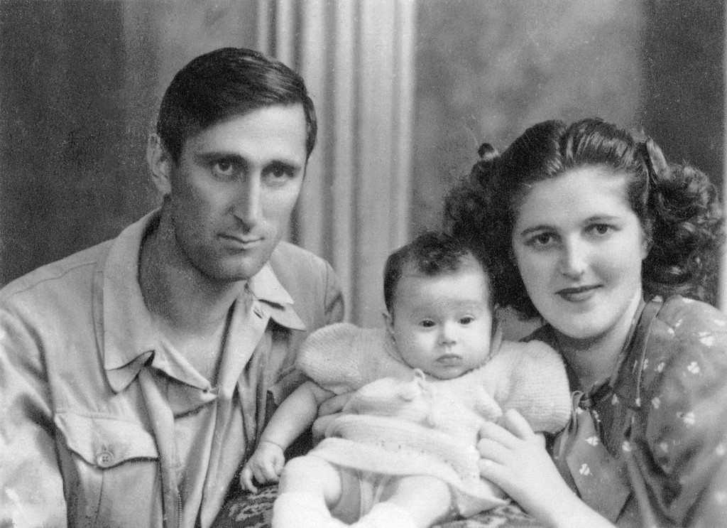 Kehat Schor mit Ehefrau und Tochter 1949.