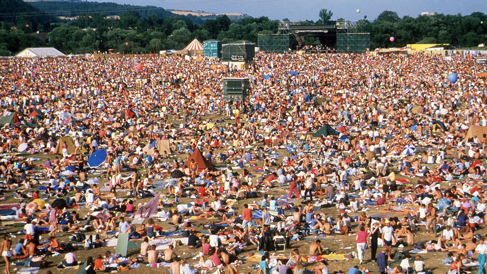 Das Festivalgelände in Burglengenfeld am 27.07.1986. | Bild: picture-alliance/ dpa|Istvan Bajzat Das Festivalgelände in Burglengenfeld am 27.07.1986.