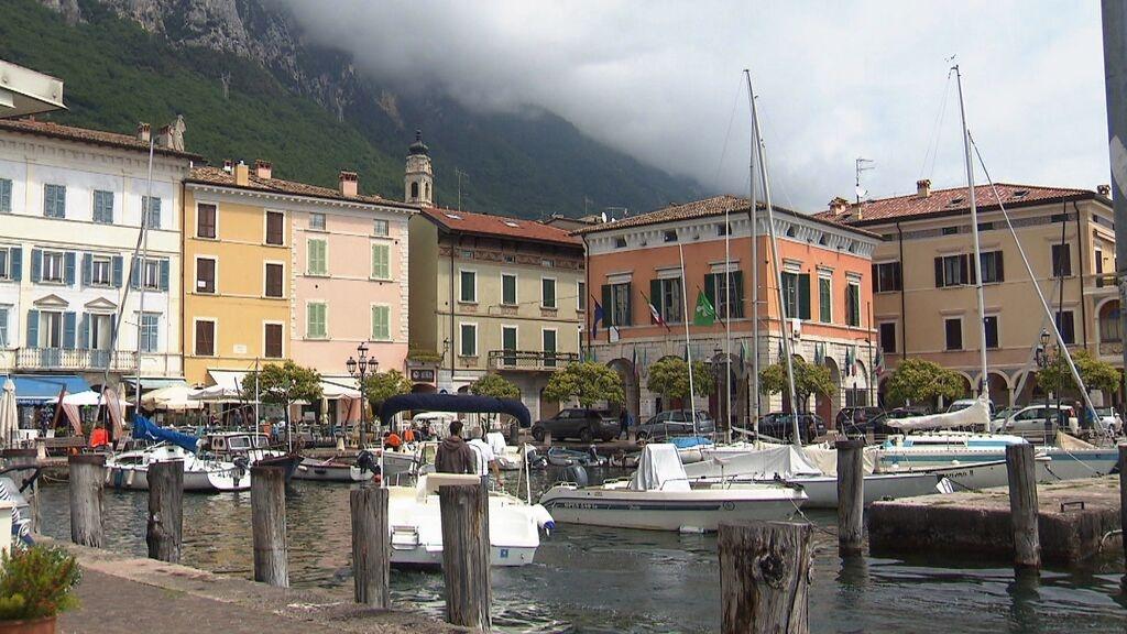 Wegen ergiebigen Regens ist der Gardasee so voll wie seit fast einem halben Jahrhundert nicht mehr. 