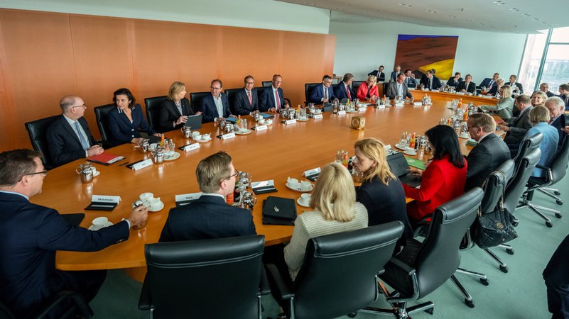 Sitzung des Bundeskabinett im Kanzleramt | Bild: dpa-Bildfunk/Michael Kappeler Sitzung des Bundeskabinett im Kanzleramt