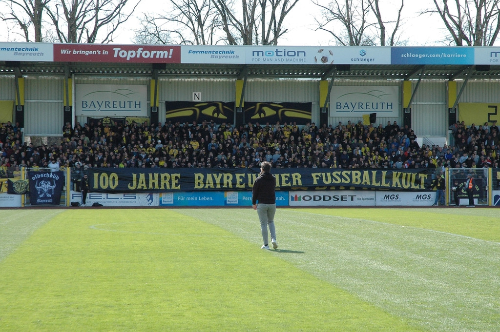 "Das Biest" - die Fantribüne der SpVgg Bayreuth