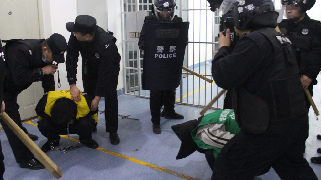 Xinjiang Police Files - Fotos enthüllen Grauen in chinesischen Internierungslagern