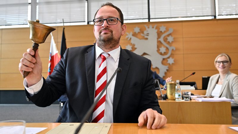 Thadäus König (CDU) als neuer Landtagspräsident während der konstituierenden Sitzung des Thüringer Landtags. | Bild: picture alliance/dpa | Martin Schutt Thadäus König (CDU) als neuer Landtagspräsident während der konstituierenden Sitzung des Thüringer Landtags.