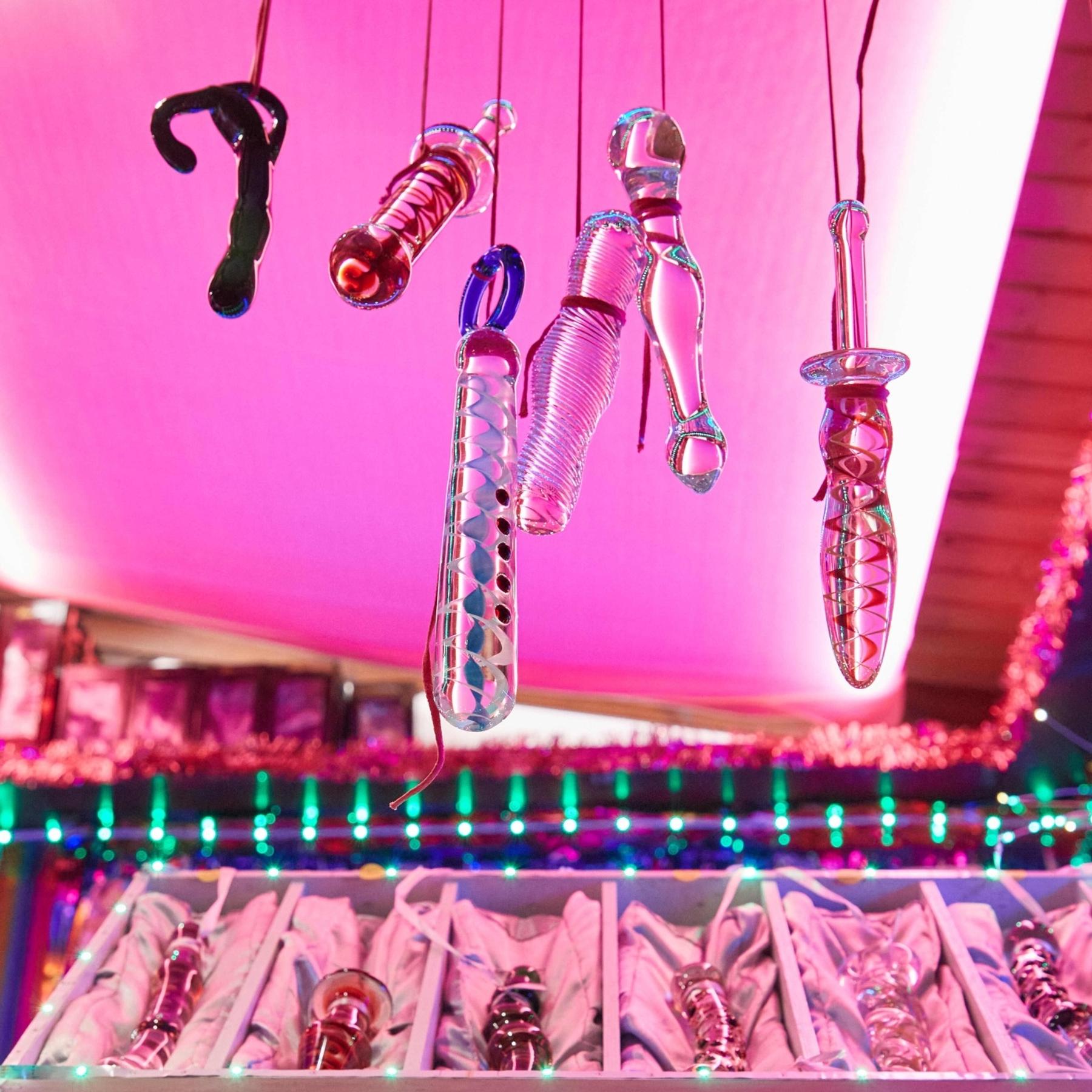 Im Dunkel des Museumsdepots (Folge 16): Dildos aus Porzellan episode artwork