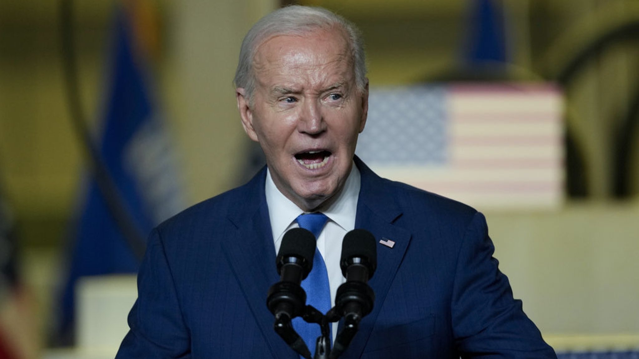 dpatopbilder - 08.05.2024, USA, Sturtevant: Joe Biden, Präsident der USA, spricht im Gateway Technical College in Wisconsin eine Rede zu seiner «Investing in America»-Agenda. Foto: Morry Gash/AP/dpa +++ dpa-Bildfunk +++