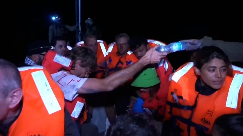 Das Aktivisten-Hilfsschiff "Madeleen" wurde vor der Küste des Gazastreifens gestoppt. | Bild: BR Das Aktivisten-Hilfsschiff "Madeleen" wurde vor der Küste des Gazastreifens gestoppt.