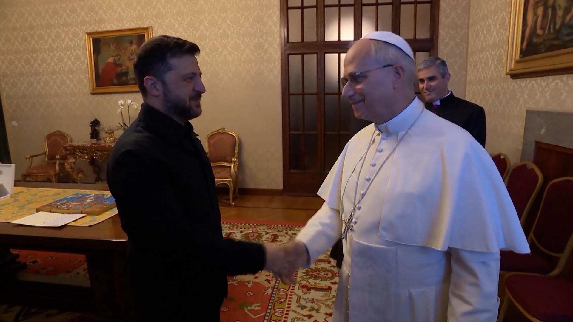 Präsident Selenskyj wirbt bei den Verbündeten in Europa um Unterstützung. Heute auch beim Papst.