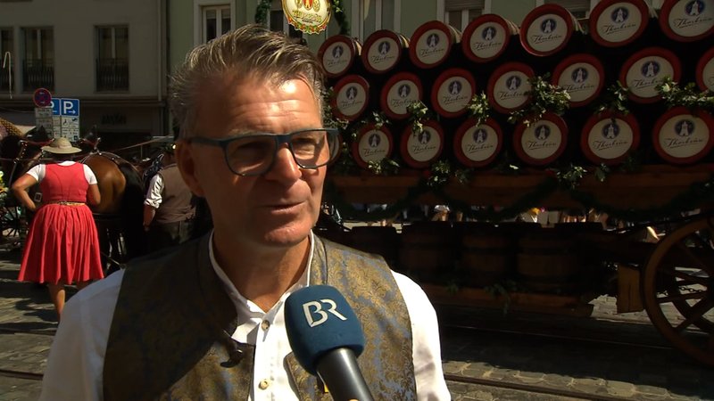 Der Sprecher der schwäbischen Schausteller, Josef Diebold, sagte dem Bayerischen Rundfunk: "Wir können mit erhobener Brust sagen: Der Plärrer ist eine sichere Veranstaltung." | Bild: Thomas Pösl / BR.de Der Sprecher der schwäbischen Schausteller, Josef Diebold, sagte dem Bayerischen Rundfunk: "Wir können mit erhobener Brust sagen: Der Plärrer ist eine sichere Veranstaltung."