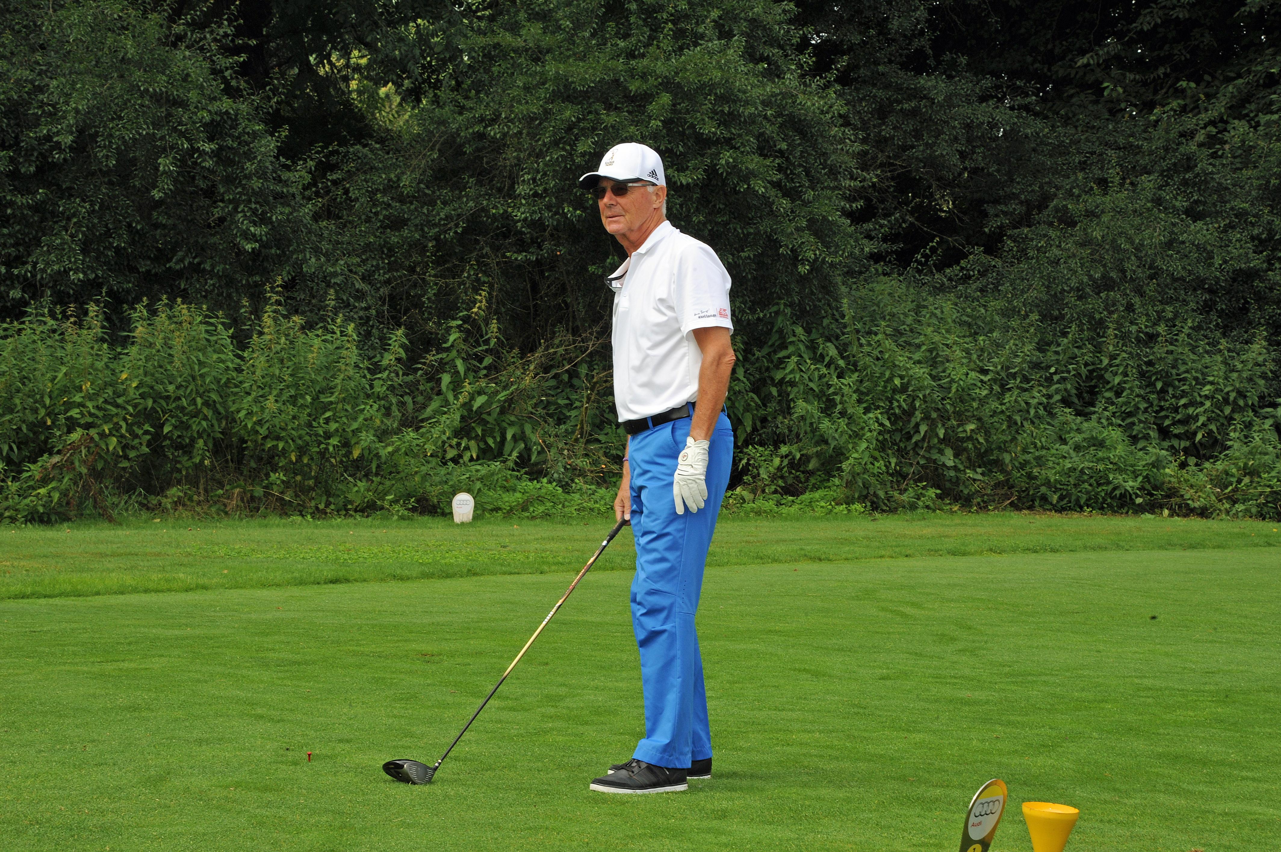 Franz Beckenbauer beim Golfen