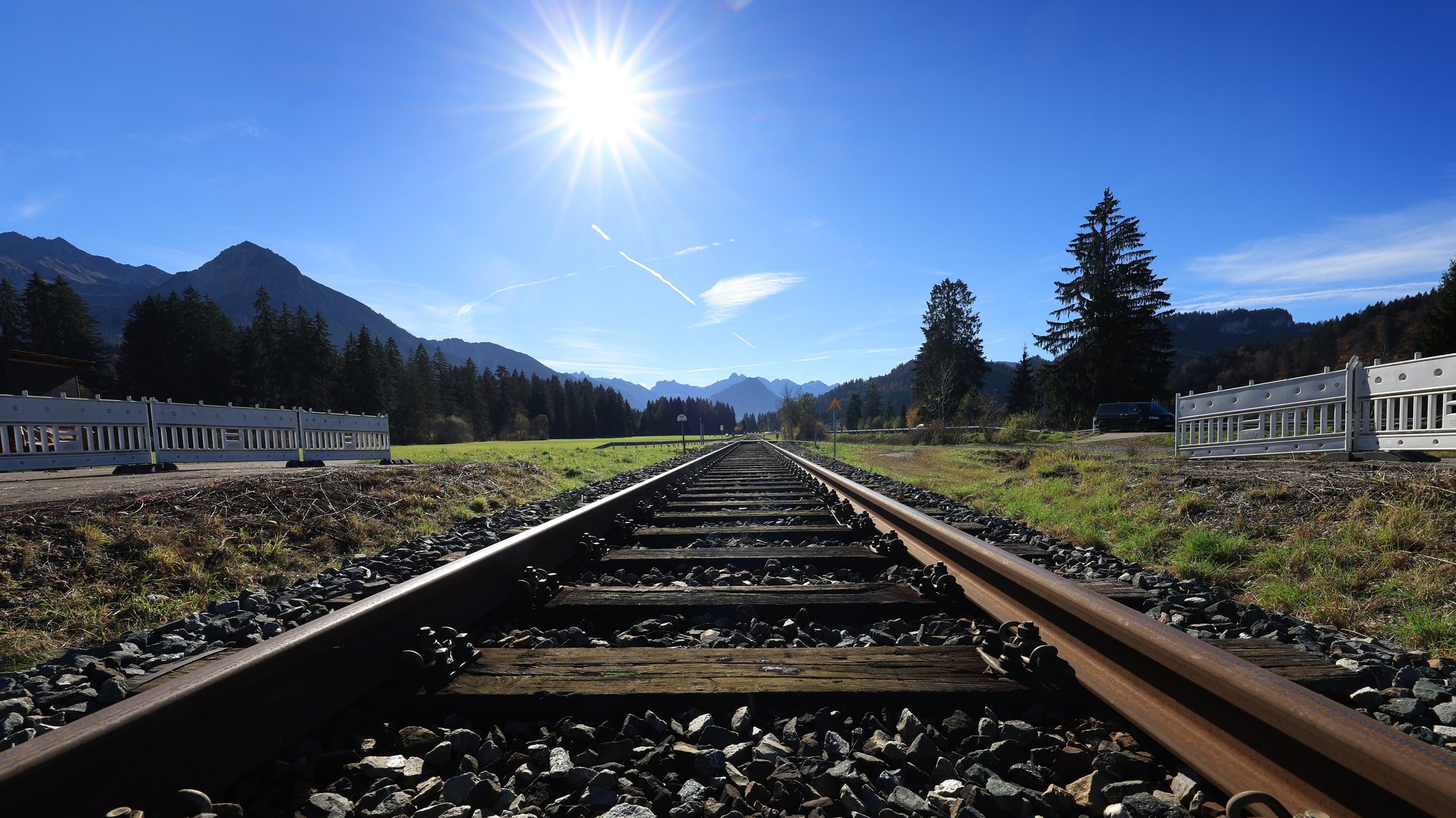 Bahnhof Oberstdorf mit Blick in die Berge