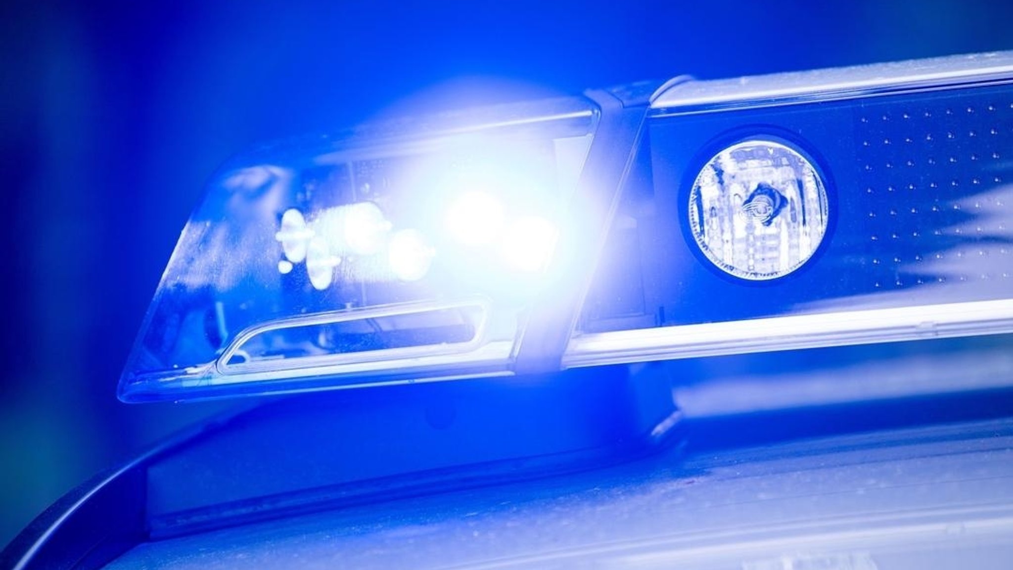 Messerattacke: Männer geraten in Streit, einer sticht zu