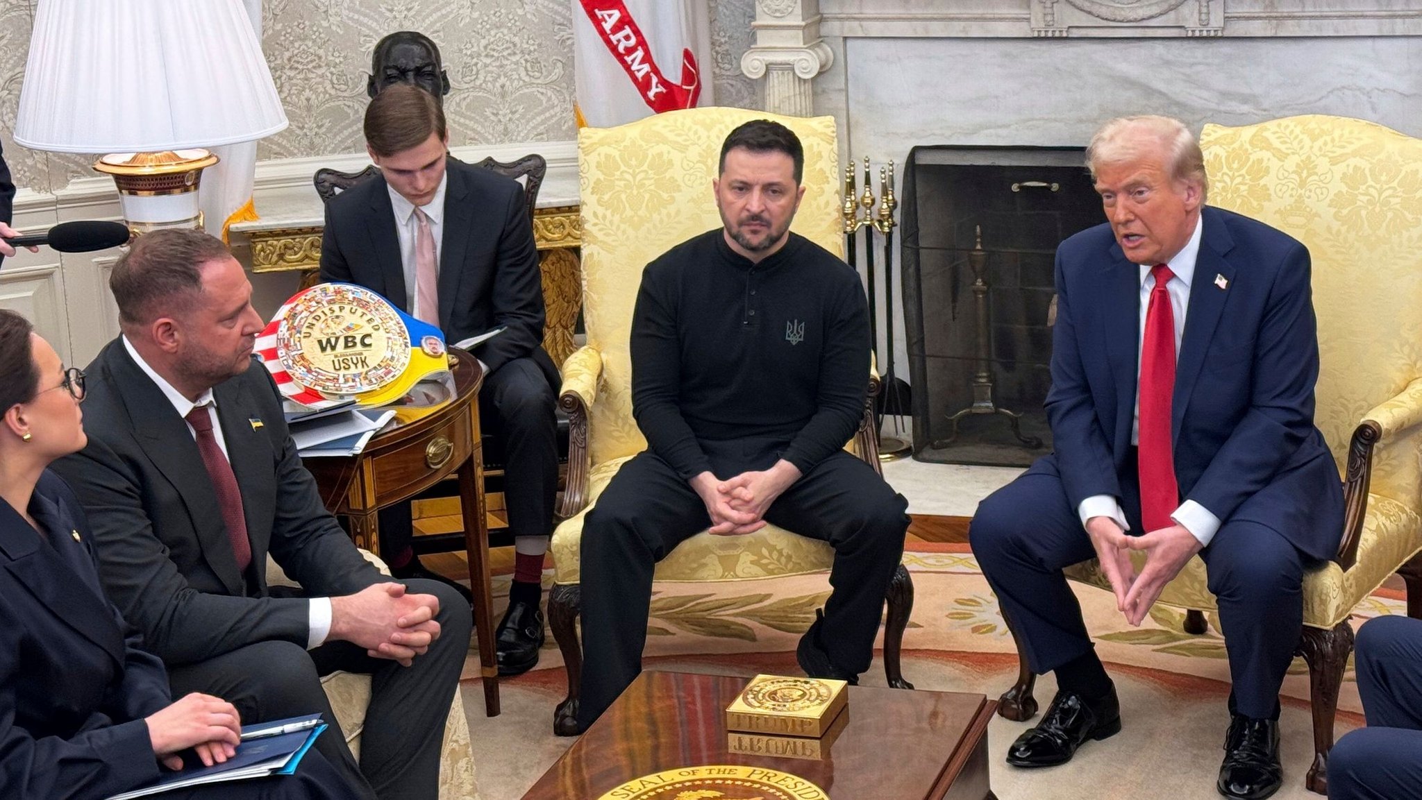 Donald Trump und Wolodymyr Selenskyj im Oval Office, dem Büro des US-Amerikanischen Präsidenten.