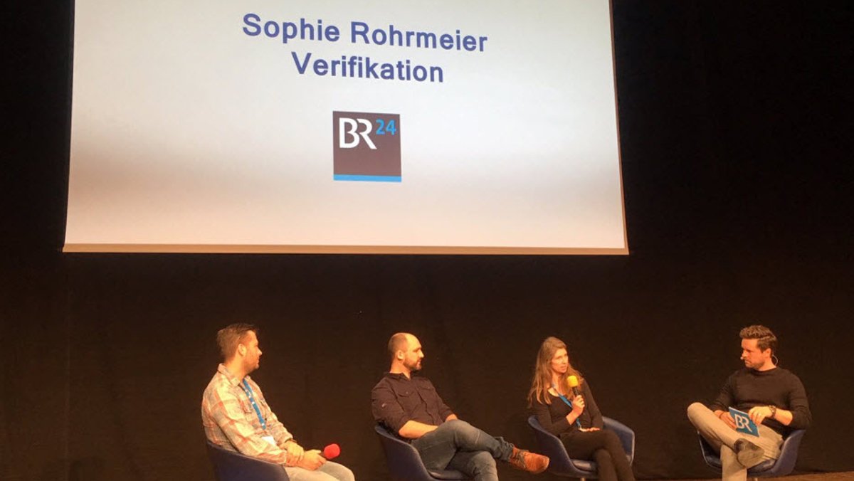 #Faktenfuchs-Teamlead Sophie Rohrmeier auf einem BR-Podium