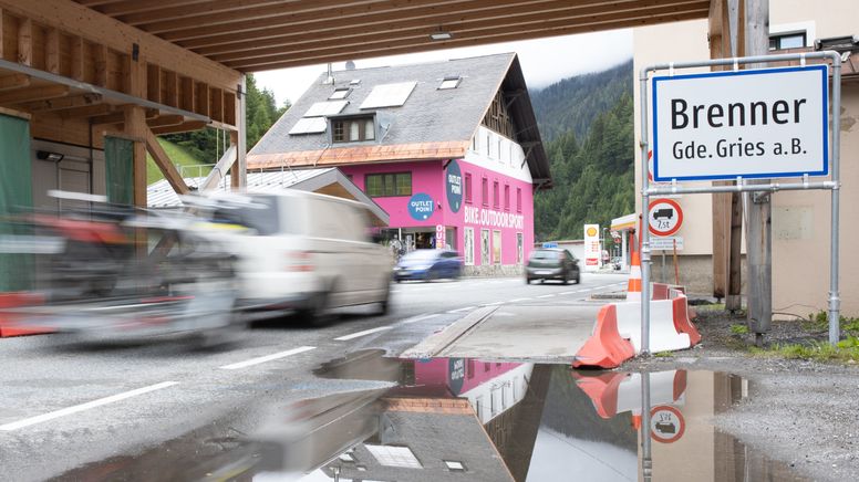 Grenze am Brenner (Symbolbild) | Bild:pa / dpa / Johann Groder