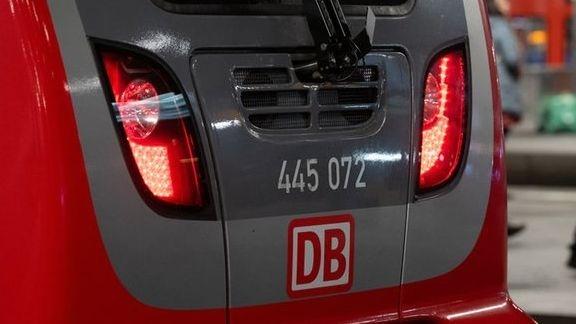 Die Front eines Zuges, nah.