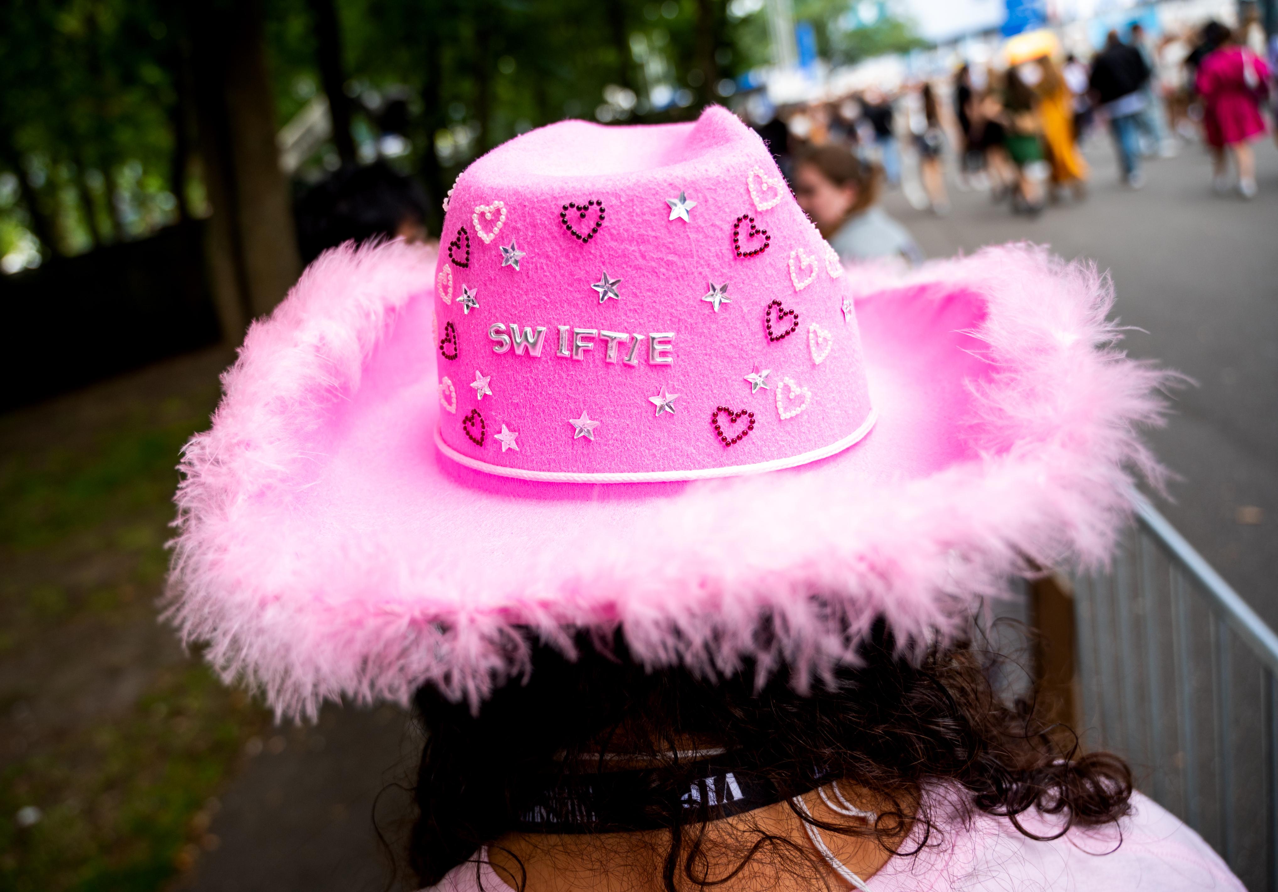 Wie gut kennst Du die "Eras" von Superstar Taylor Swift? Mach den Test auf TikTok mit dem interaktiven Effekt von BR24.