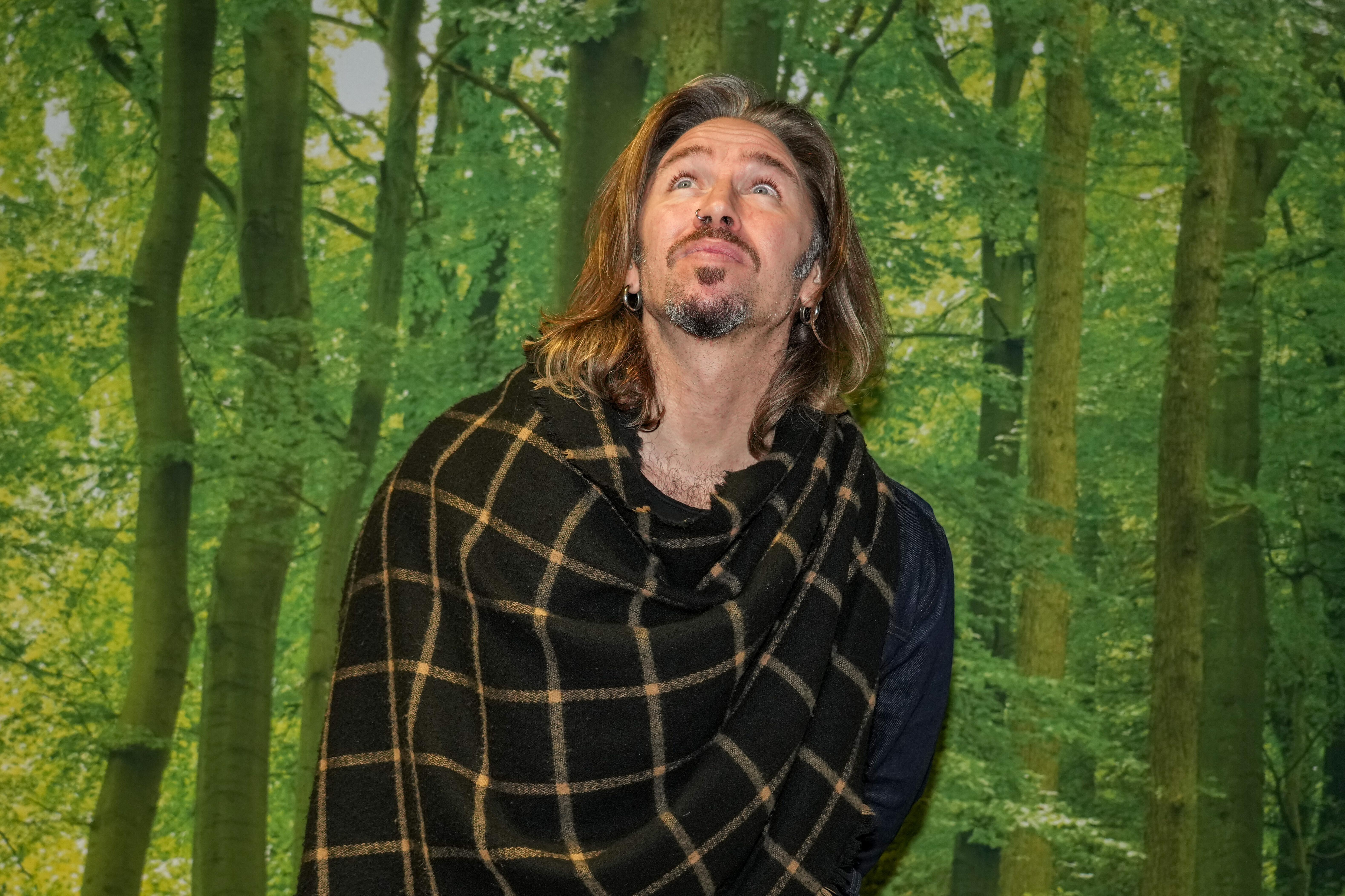 Gil Ofarim bei der Abreise zur RTL-Sendung "Ich bin ein Star - Holt mich hier raus!".  | Bild:picture alliance / BoKo pictures | Boris Korpak