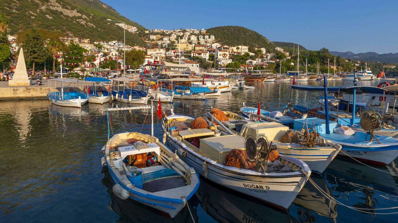 Türkei wirbt um Touristen: Corona-Regeln für Hotels noch ...