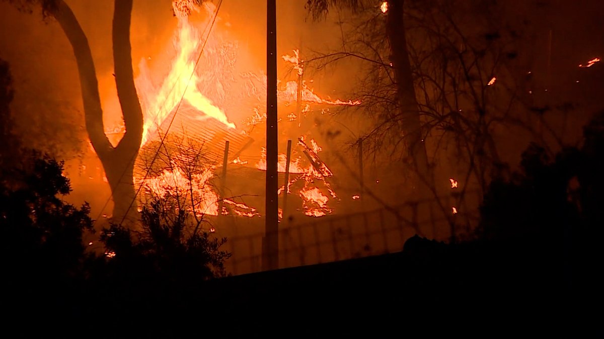 Im portugiesischen Dorf Cascais, 25 Kilometer westlich von Lissabon, ist ein Feuer ausgebrochen.