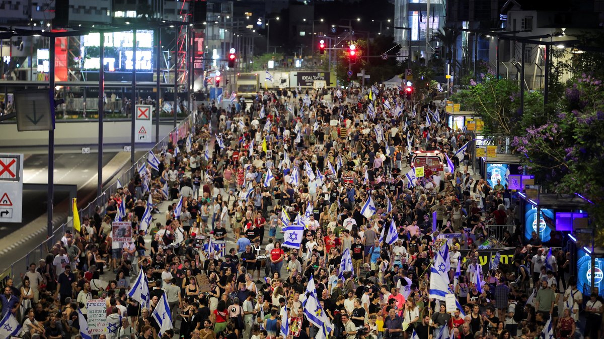 Acht israelische Soldaten getötet – Erneut Proteste in Tel Aviv 