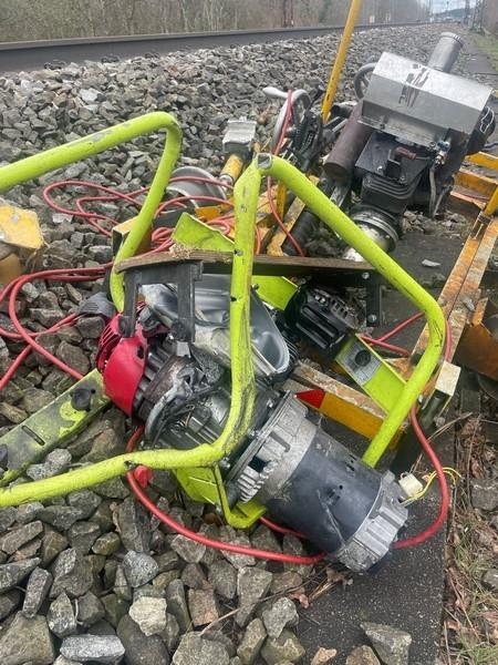 Blick auf den schwer beschädigten Gleisschleifer.