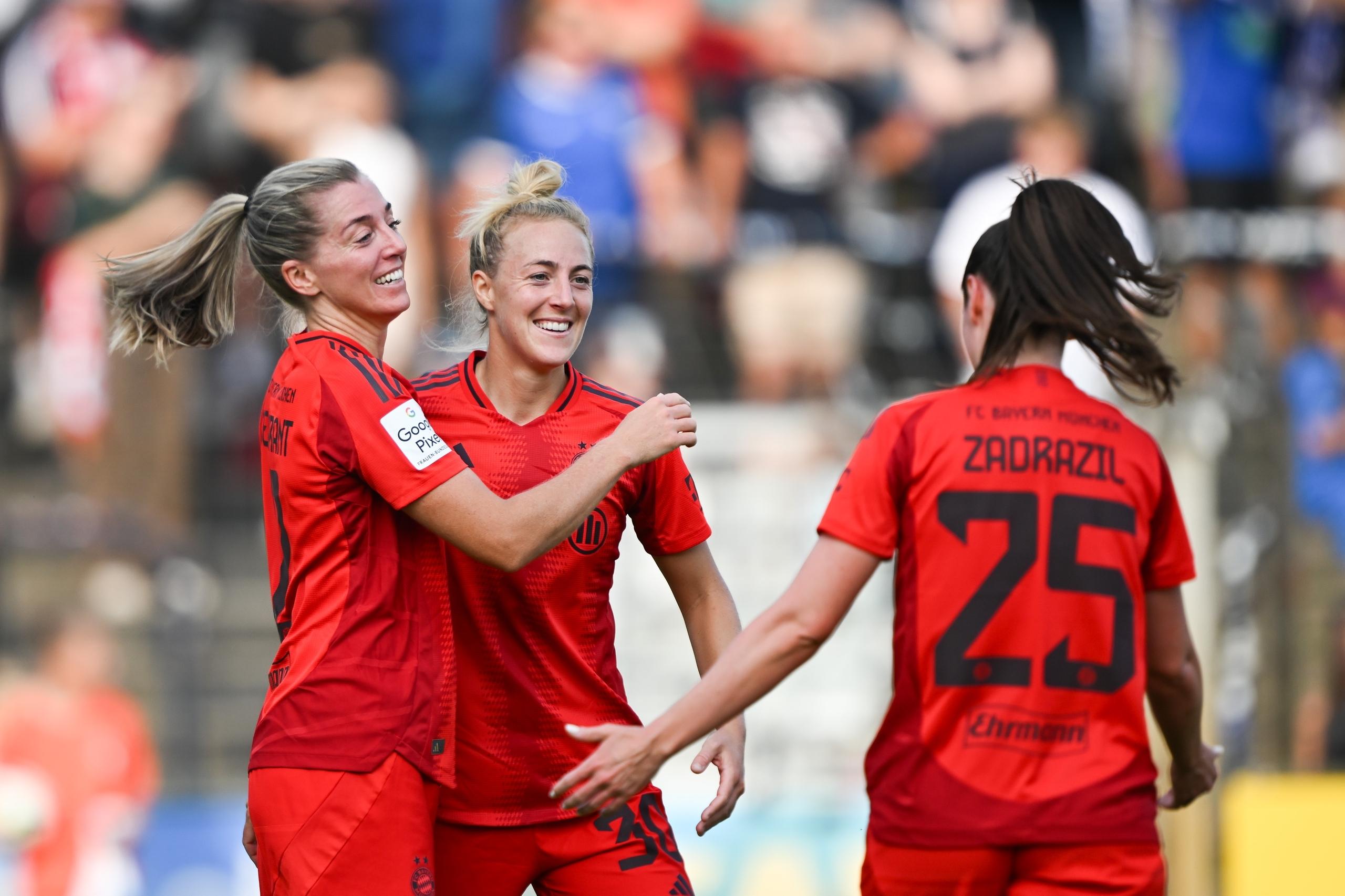 FC Bayern Frauen jubeln