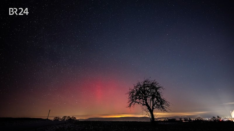 In der Nacht zu Sonntag konnten in Bayern mancherorts Polarlichter gesichtet werden. | Bild: BR In der Nacht zu Sonntag konnten in Bayern mancherorts Polarlichter gesichtet werden.