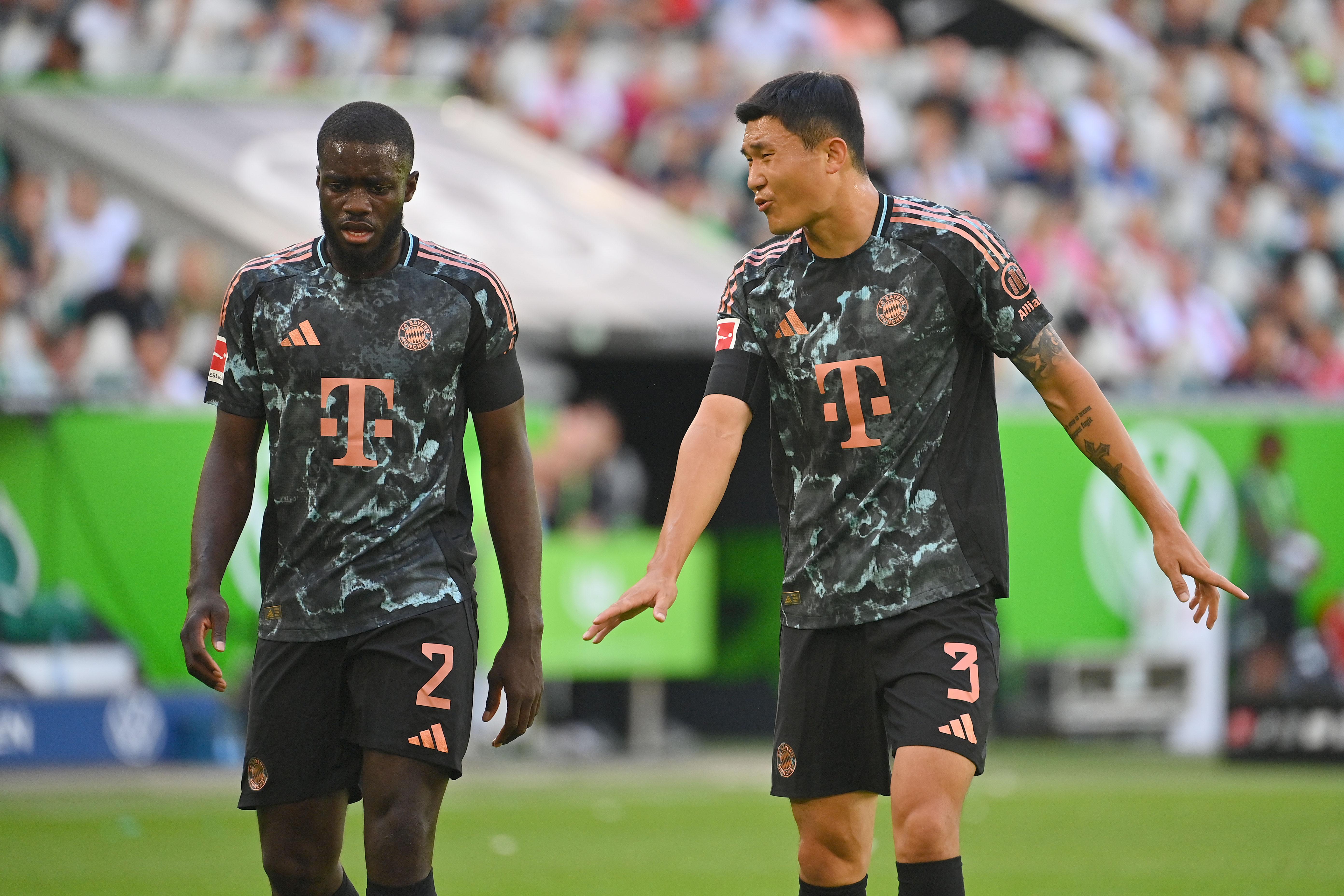 Dayot Upamecano (links) und Minjae Kim (rechts) erwischten keinen guten Nachmittag in Wolfsburg.