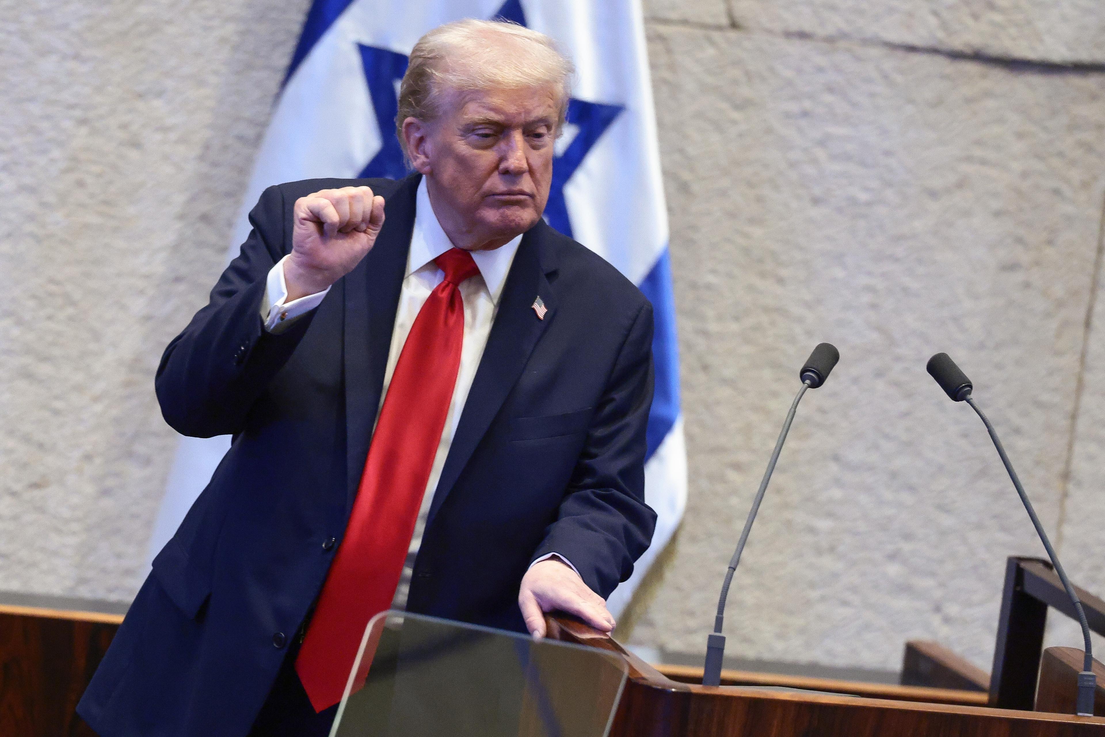 13.10.2025: US-Präsident Donald Trump spricht nach der Freilassung der israelischen Geiseln vor der Knesset, dem Einkammerparlament des Staates Israel.