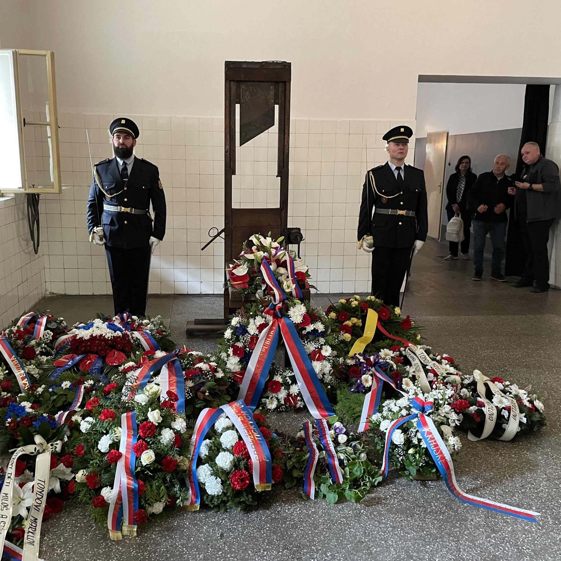 Die NS-Guillotine von Prag - Ein Gedenkort für die Opfer der Unrechts episode artwork