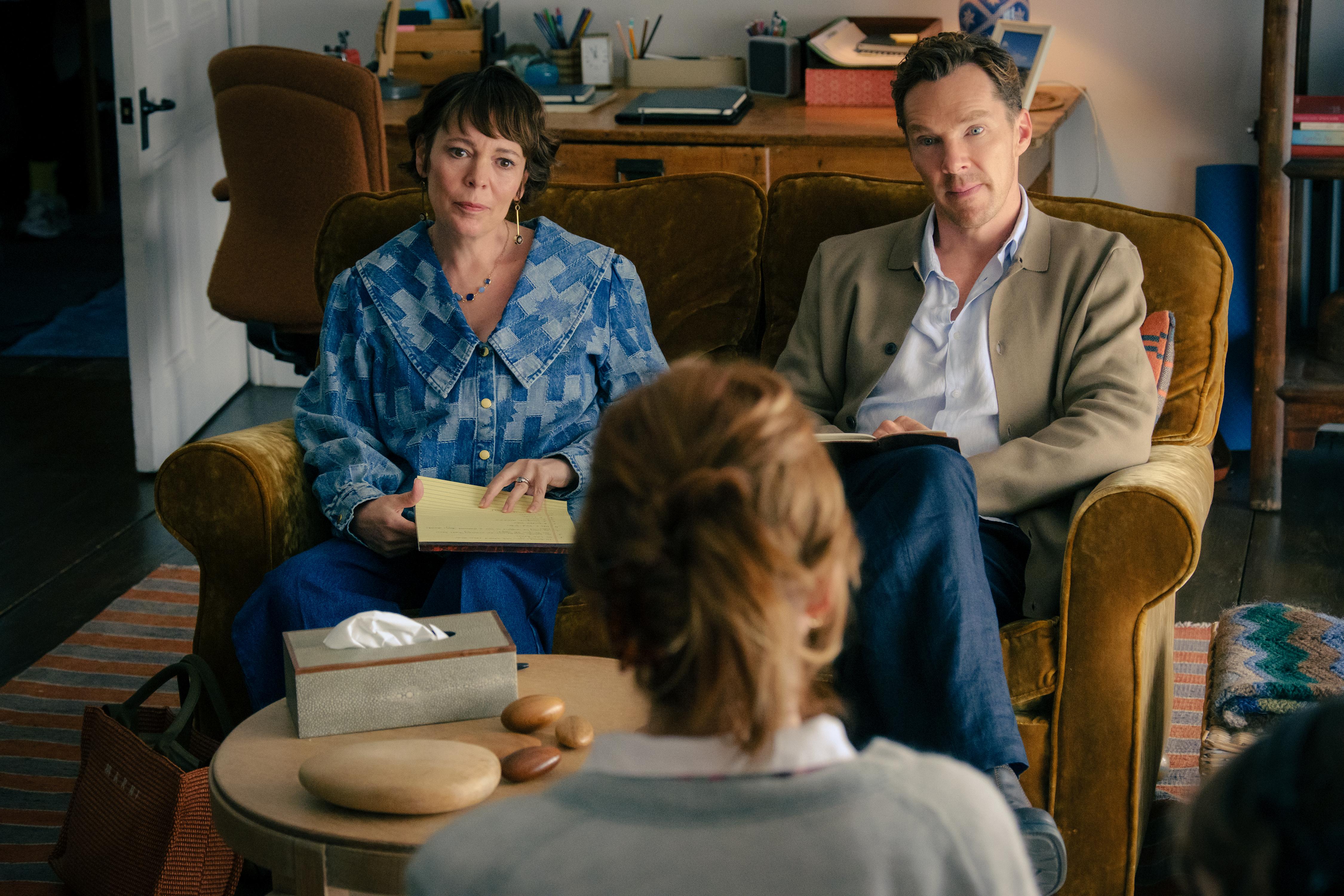 Das von Olivia Colman und Benedict Cumberbatch gespielte Paar bei einer Paartherapeutin