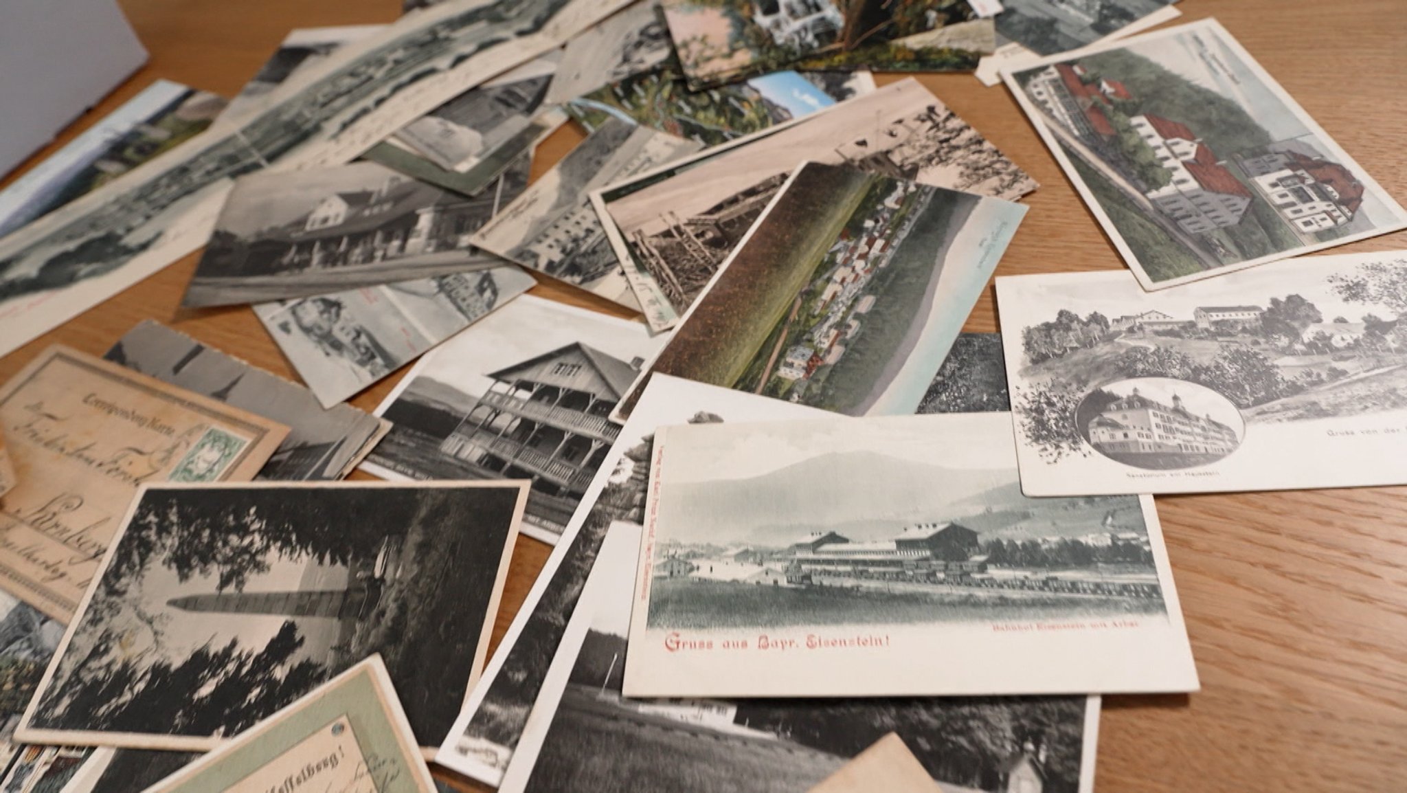 Das Haus der Bayerischen Geschichte hat eine große Sammlung Fotos und Ansichtskarten aufgekauft und die erzählen Geschichte(n) über den Bayerwald und seine Bewohner...