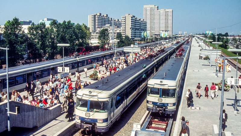 1972: Pünktlich zu den Olympischen Spielen waren die Münchner S-Bahnen voll in Betrieb. 