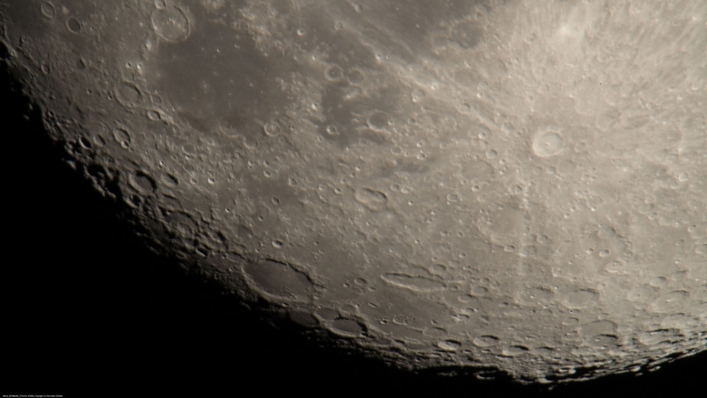 Mondoberfläche mit dem Tycho-Krater am Südpol des Mondes.
