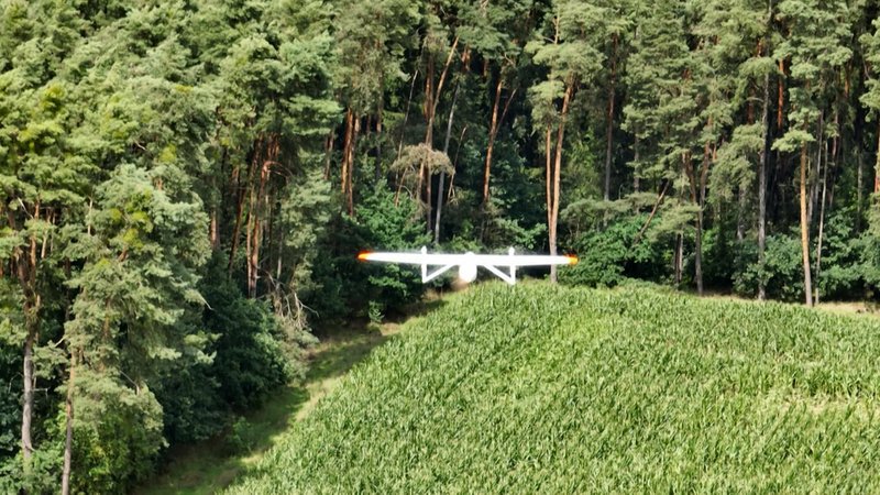 Studierende der Uni Erlangen haben zusammen mit dem Fraunhofer Institut eine Drohne zur Früherkennung von Waldbränden entwickelt.  