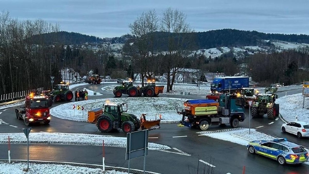 Bauern-Blockaden sorgen für Staus in Ostbayern