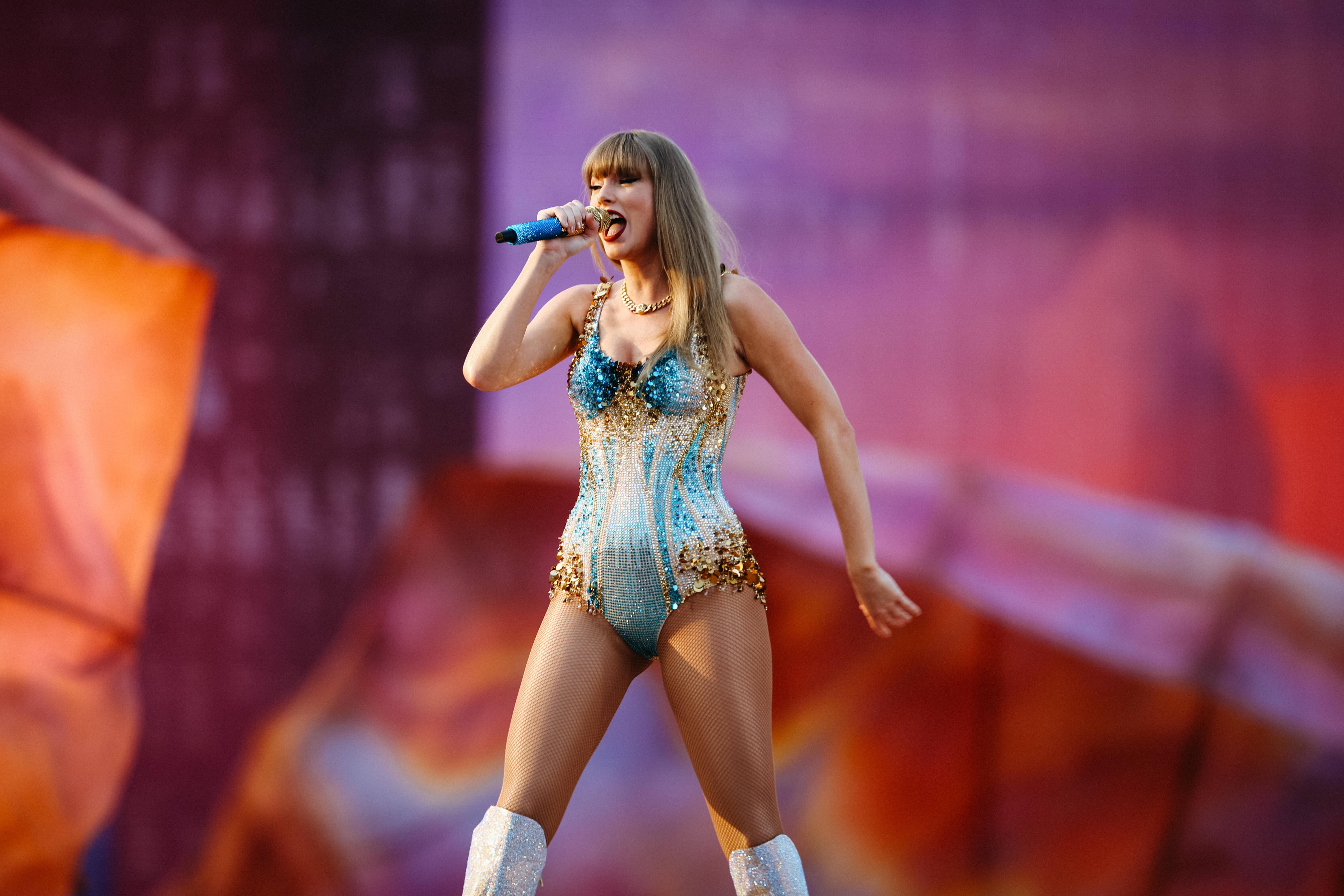 In München hat alles geklappt: Die Musikerin Taylor Swift tritt im Münchner Olympiastadium im Rahmen der ERAS Tour auf.