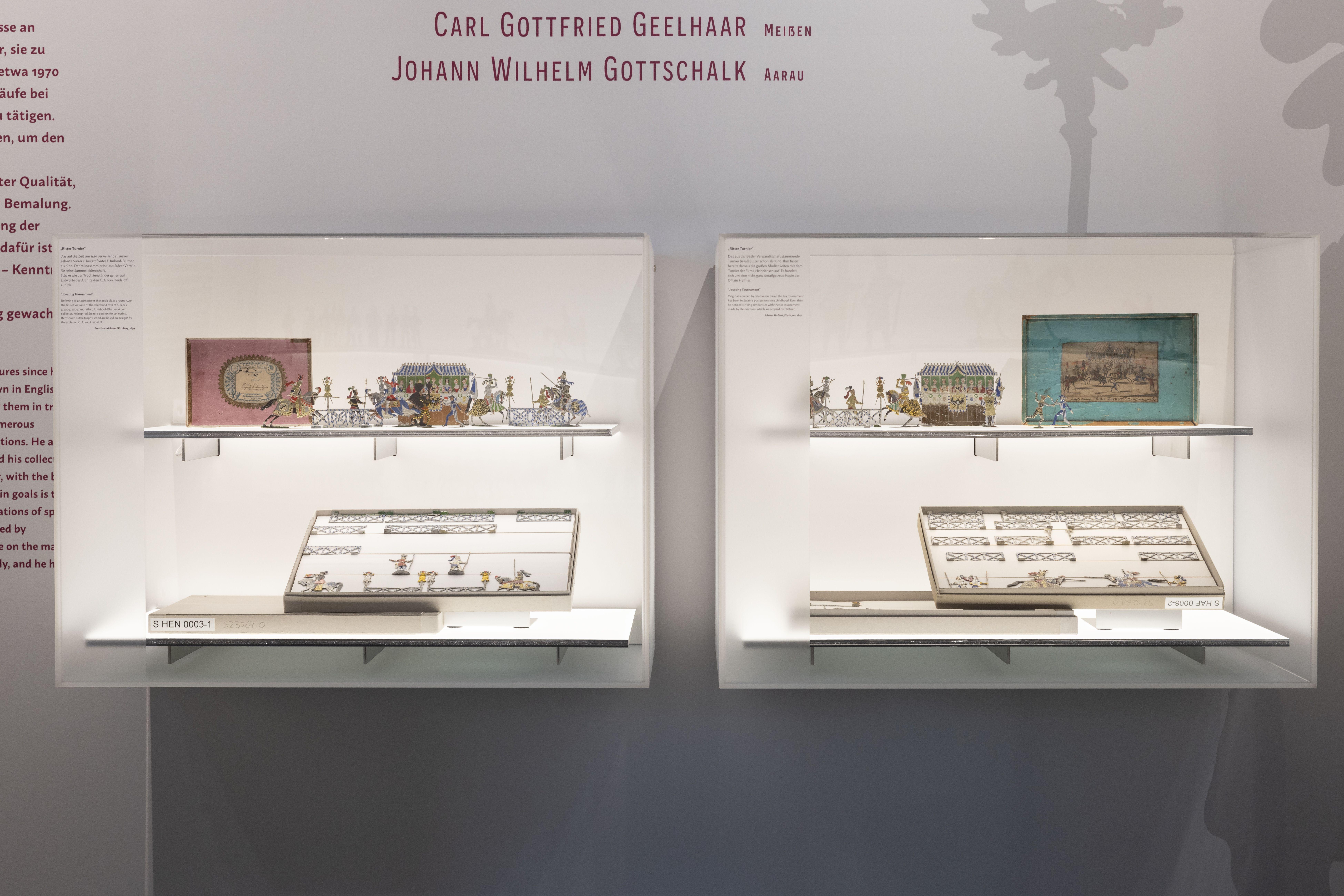 Schaukästen mit Zinnfiguren