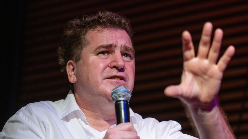 Ost-Erklärer: Der Historiker Ilko-Sascha Kowalczuk im Sommer 2024 | Bild: picture alliance/dpa | Hendrik Schmidt Ost-Erklärer: Der Historiker Ilko-Sascha Kowalczuk im Sommer 2024