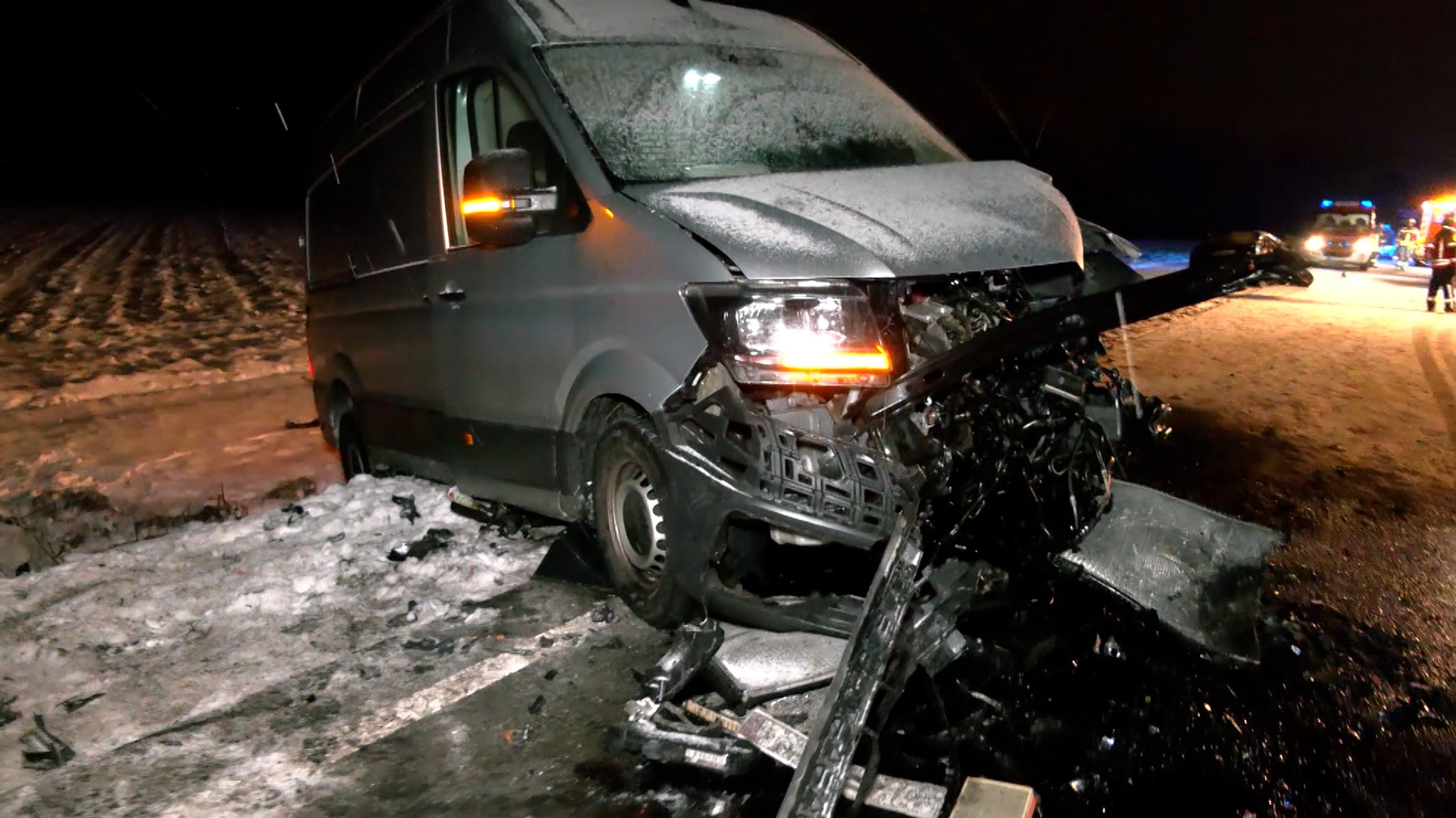 Schnee und Glätte: Massenkarambolagen nach Wintereinbruch