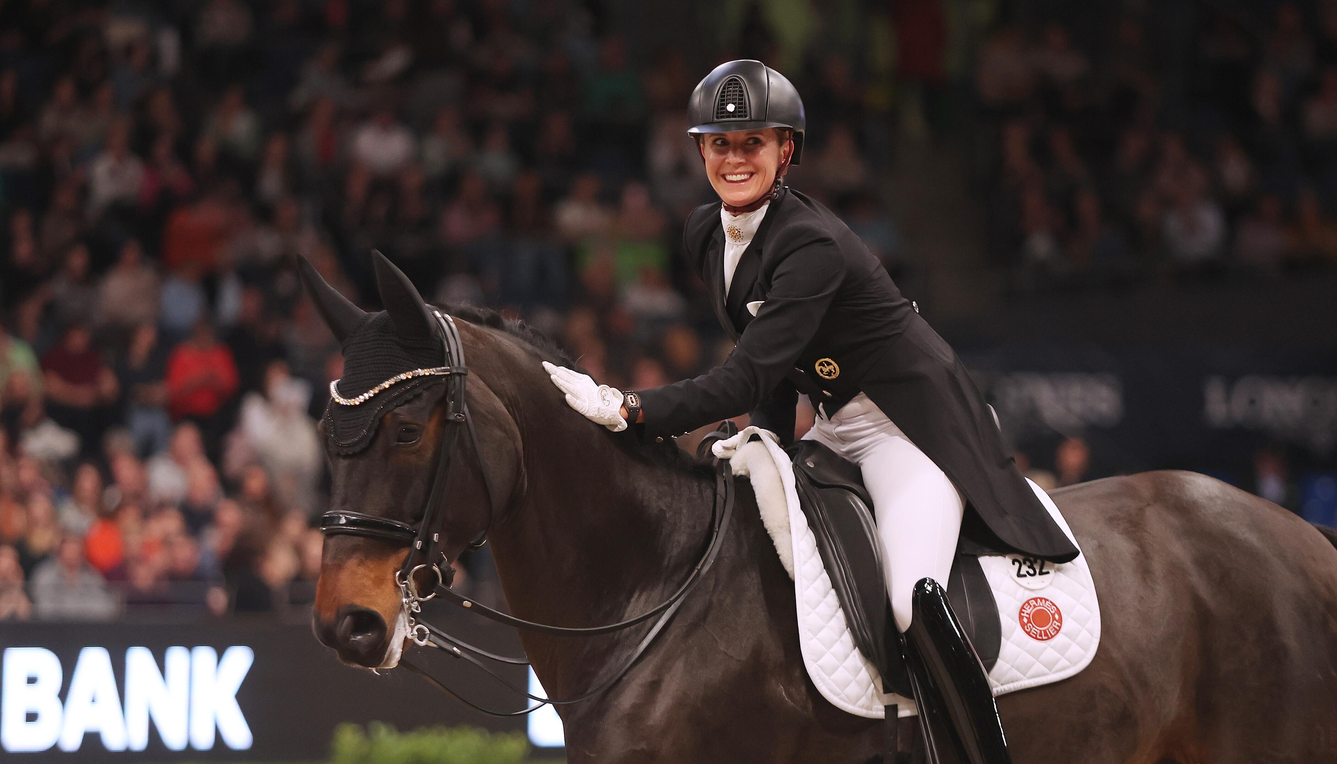 Jessica von Bredow-Werndl ( GER ) auf Diallo 