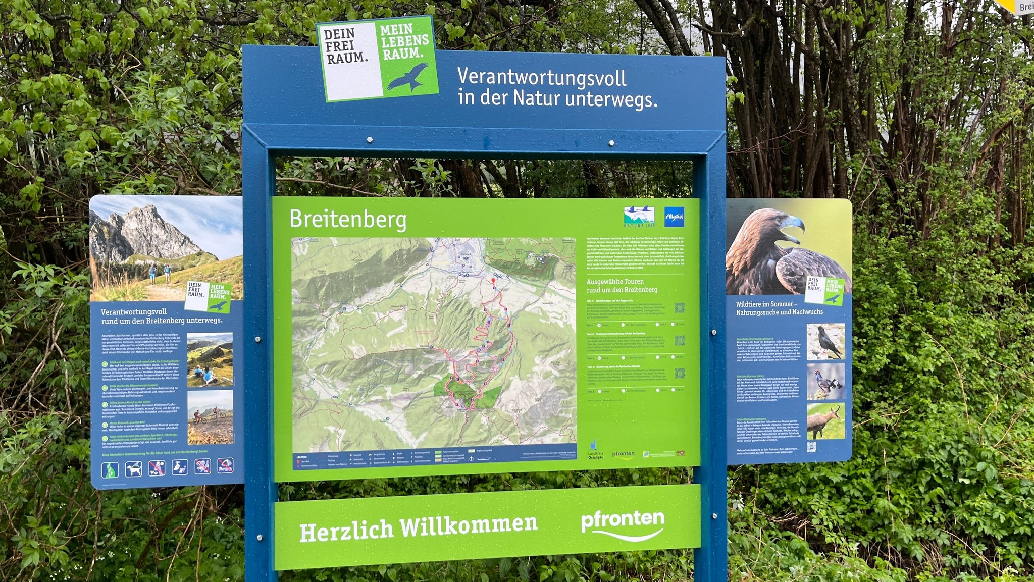 Ein großes Schild am Breitenberg gibt Infos zu sensiblen Bereichen und das richtige Verhalten in der Natur. | Bild: BR / Rupert Waldmüller Ein großes Schild am Breitenberg gibt Infos zu sensiblen Bereichen und das richtige Verhalten in der Natur.