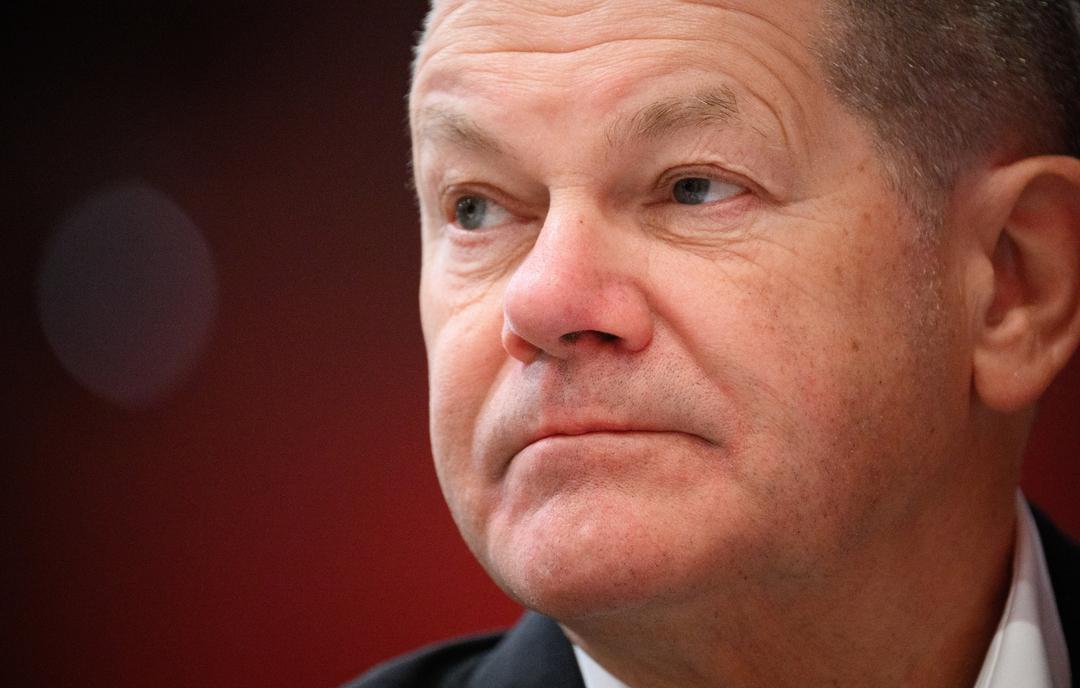 Gesicht von Bundeskanzler Olaf Scholz (SPD)