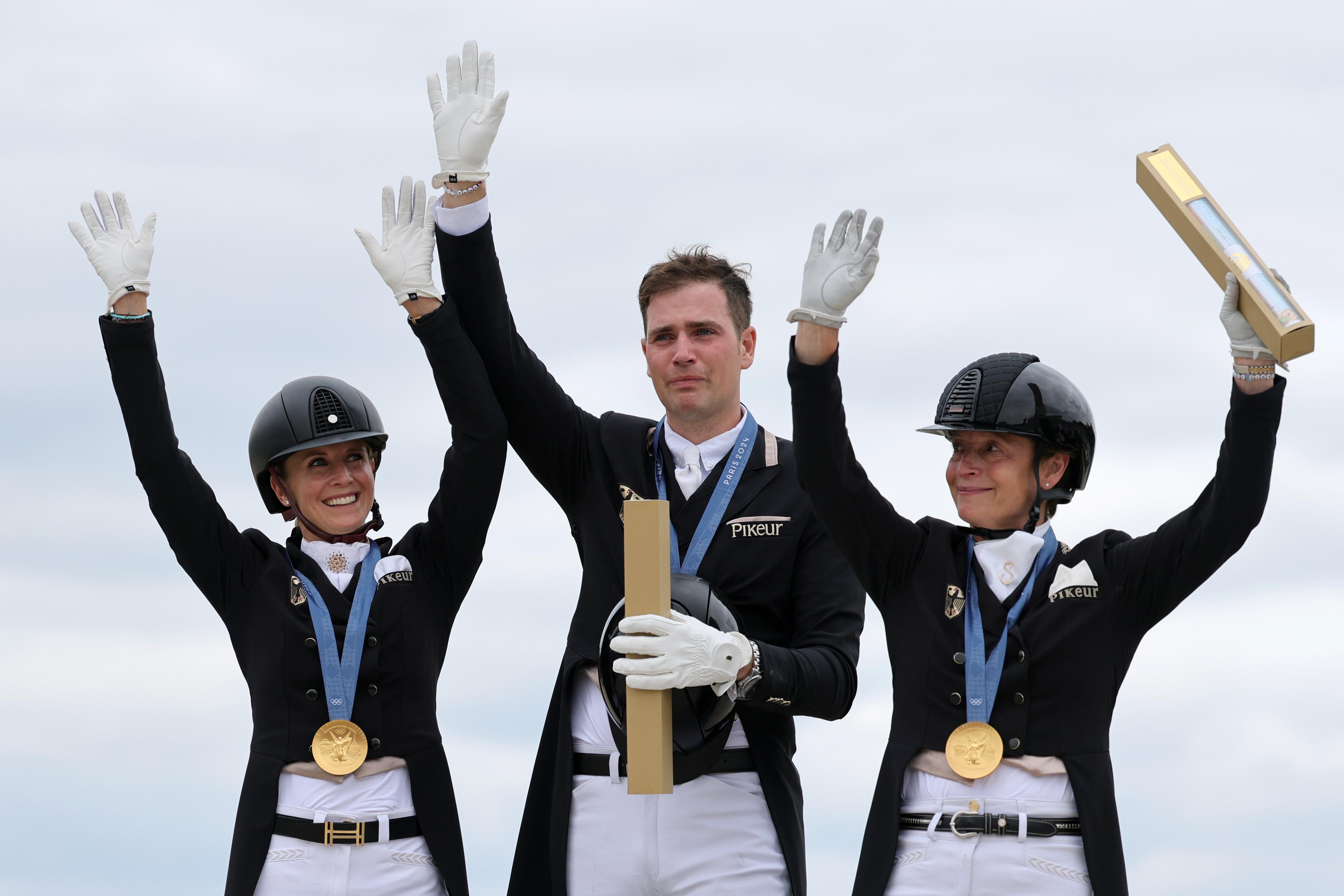 Deutsches Dressurteam bei der Siegerehrung