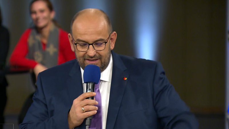 Stephan Protschka (AfD) bei "jetzt red i" in Großmehring | Bild: BR/Julius Kolb Stephan Protschka (AfD) bei "jetzt red i" in Großmehring