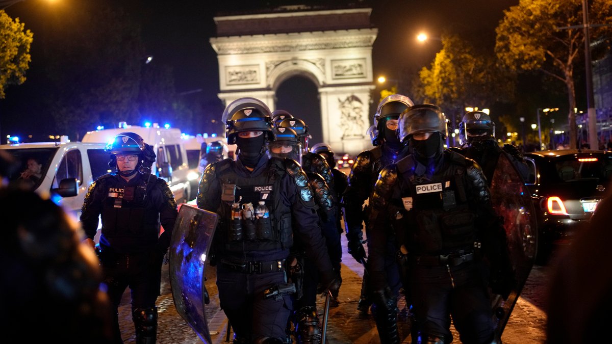 In Frankreich hat es die fünfte Nacht in Folge Ausschreitungen gegeben.