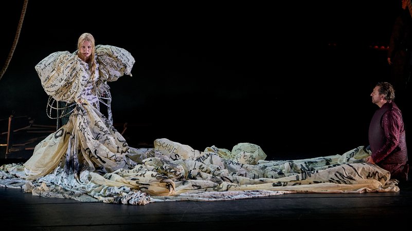 Szenenbild aus dem ersten Akt | Bild: Enrico Nawrath/Bayreuther Festspiele Szenenbild aus dem ersten Akt