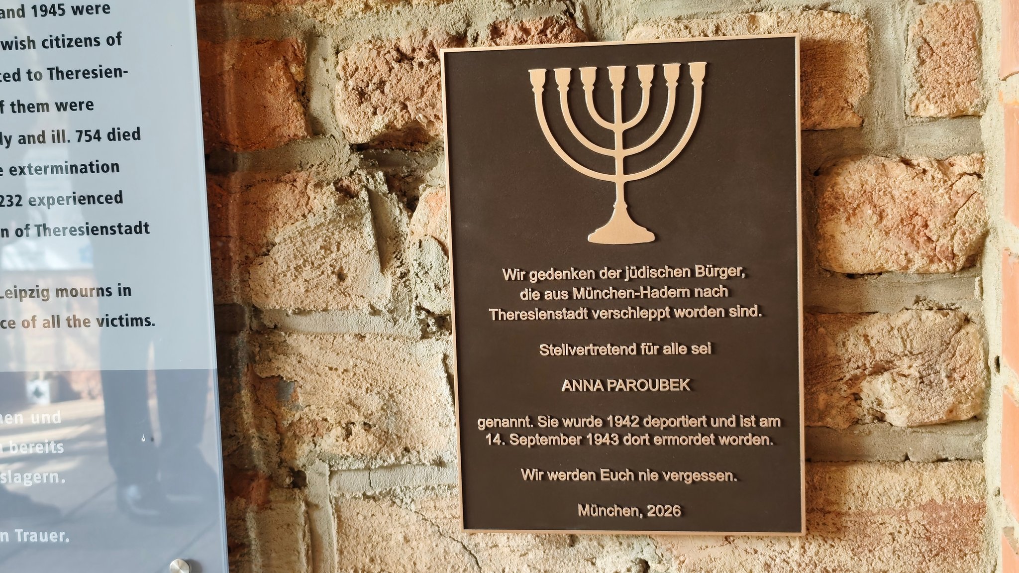 Erinnerungstafel für Anna Paroubek in der Gedenkstätte Theresienstadt. | Bild: BR / Sandra Demmelhuber Erinnerungstafel für Anna Paroubek in der Gedenkstätte Theresienstadt.
