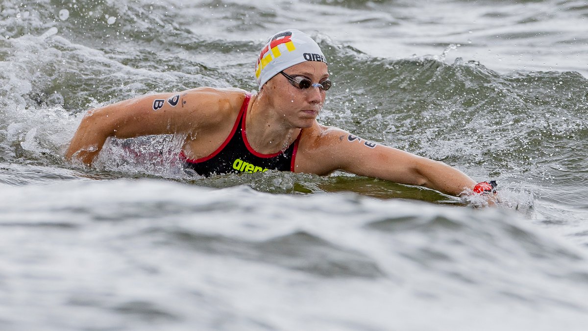 Schwimmen: Weltmeisterschaft; Fukuoka 2023, Freiwasser, Team Staffel: Leonie Beck aus Deutschland in Aktion.